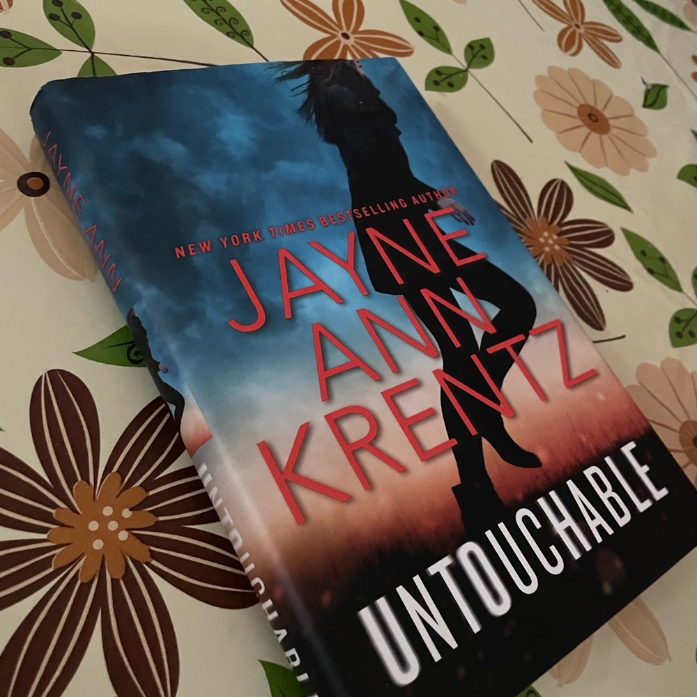 4/$20📚Untouchable by Jayne Ann Krentz Hardcover